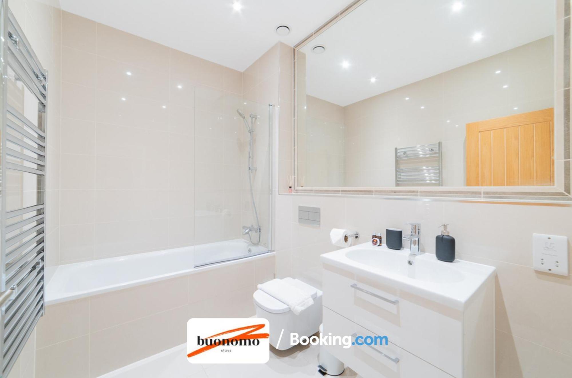 Two Bedroom Apartment At Buonomo Stays Short Lets & Serviced Accommodation Close To Wimbledon Tennis Courts Лондон Екстер'єр фото